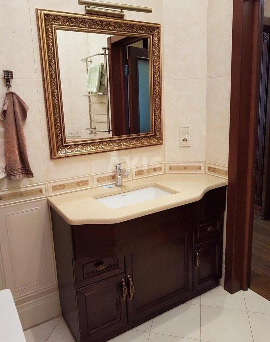 1k apartment nab. Dniprovs'ka 14А708551