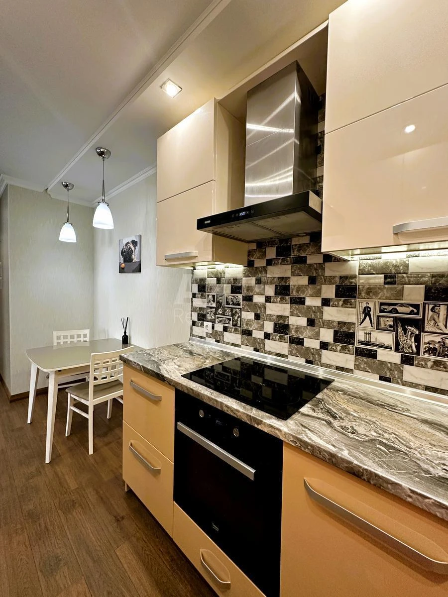 2k apartment vul. Yulia Zdanovska 48665596