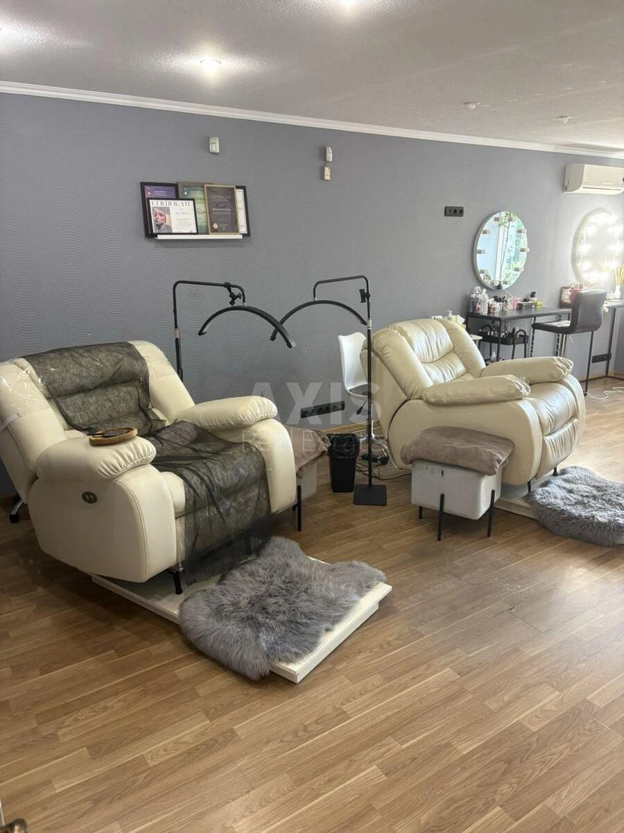 Офис ул. Драгоманова 31, 42м2700044