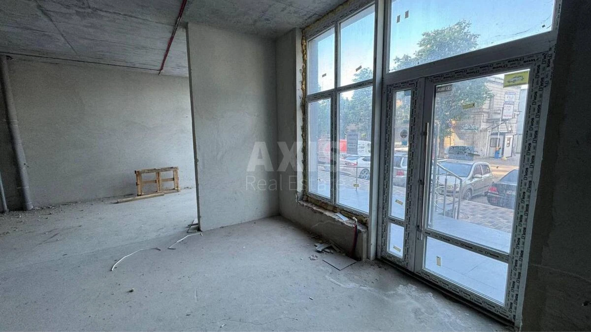 Trade object vul. Berezhans'ka 15, 530m2675525