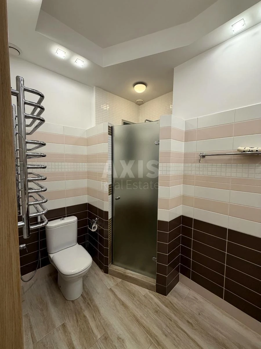 3k apartment vul. Urlivs'ka 4А7032320