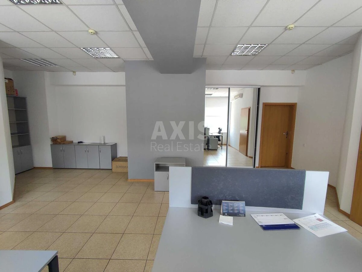 Office vul. Sverstjuka Jevgena 11Б, 67m2641317