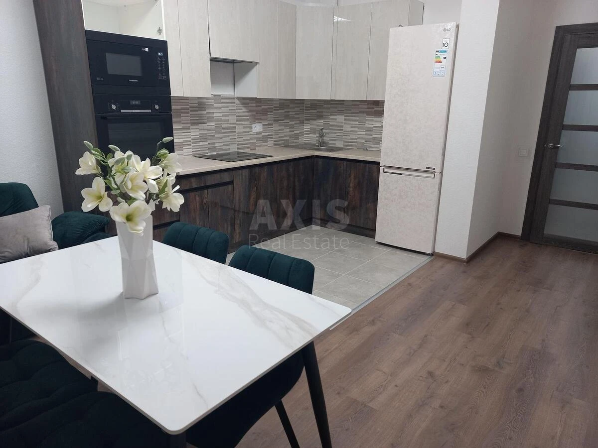 3к квартира пр-т Берестейский 67707190