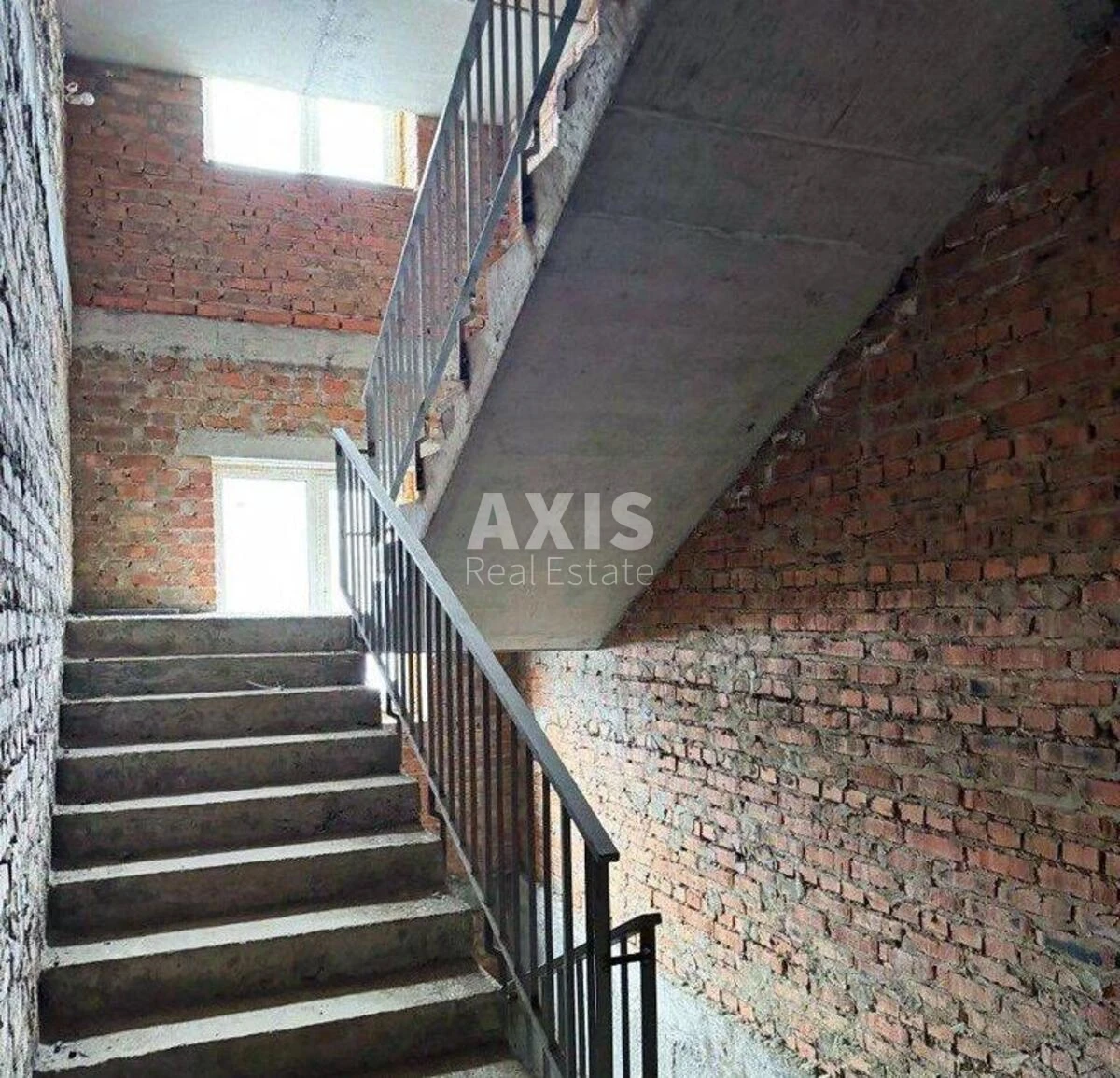 Объект торговли ул. Гната Хоткевича 7, 3700м2595702