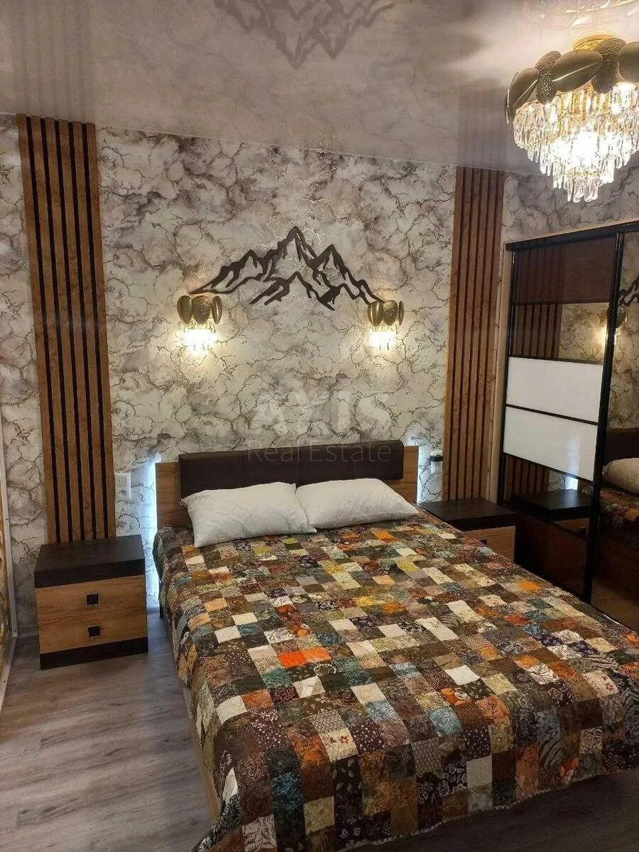 1k apartment pr-t Berestejskij 67711594