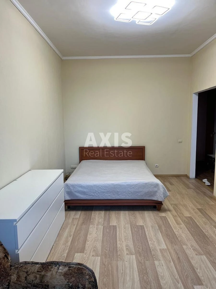 1k apartment vul. Urlivs'ka 4А642033