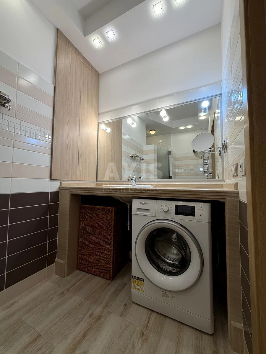 3k apartment vul. Urlivs'ka 4А7032317