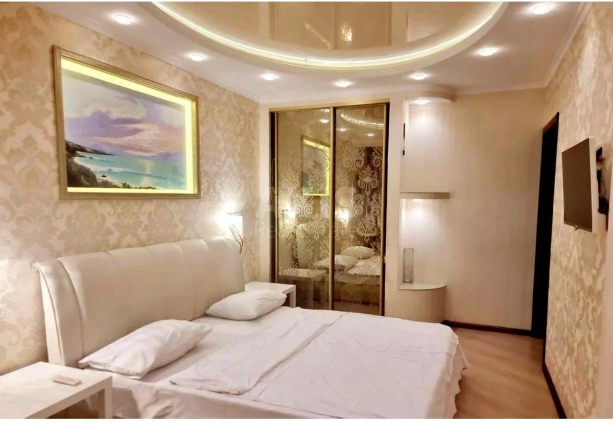 2k apartment vul. Sribnokil's'ka 12703831