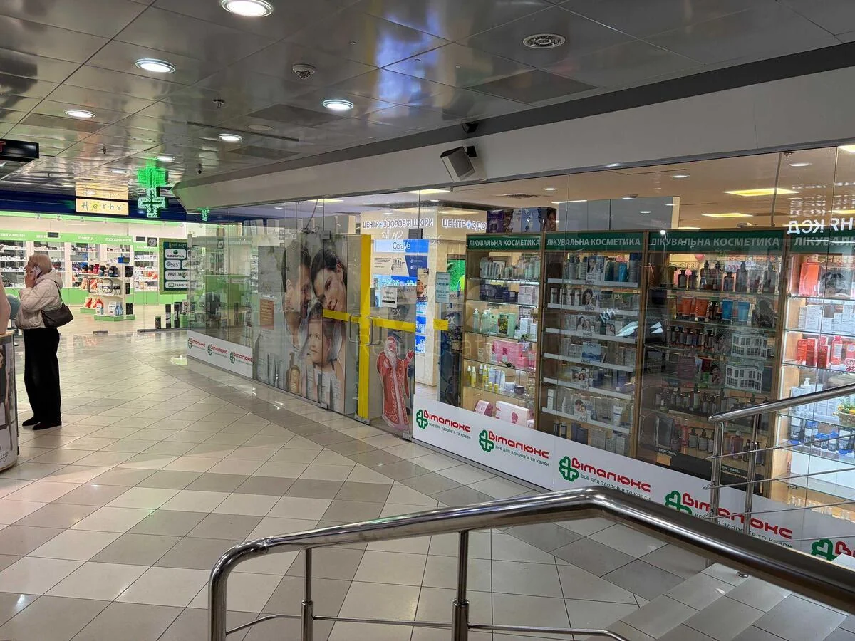 Trade object vul. Velyka Vasyl'kivs'ka 72, 138m2