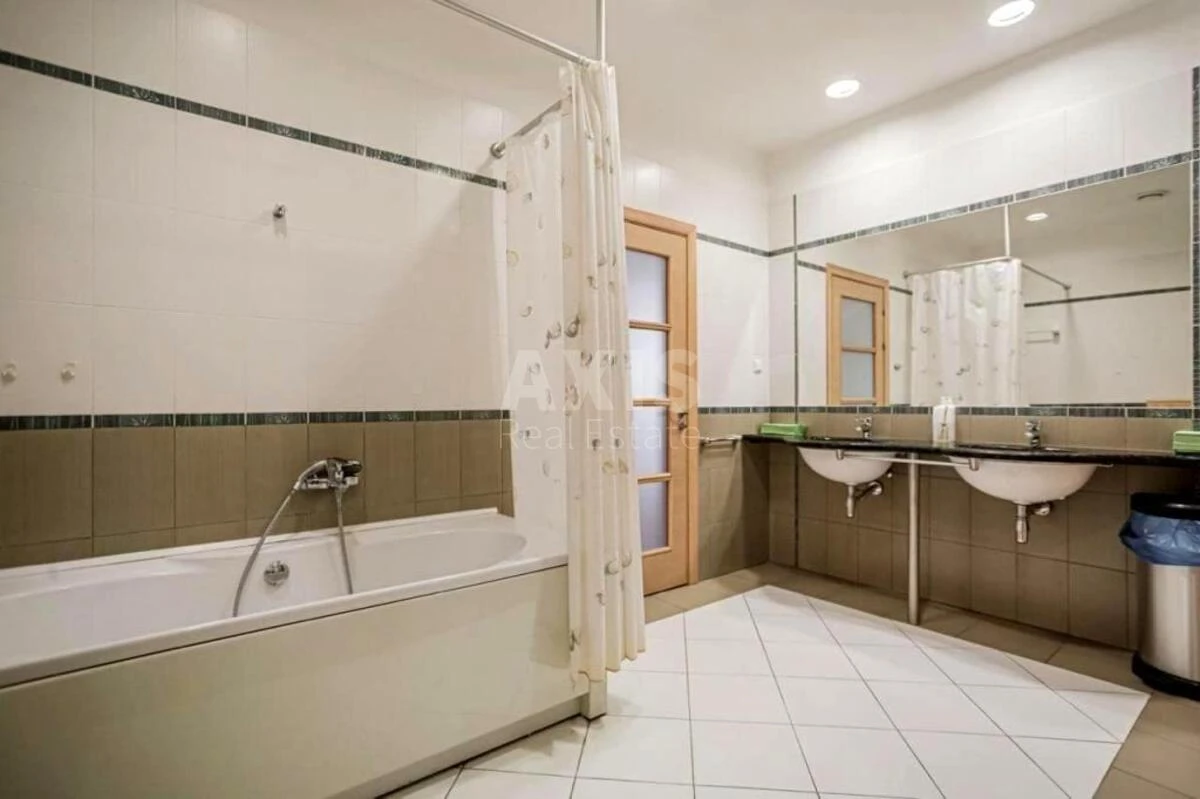 4k apartment bul. Shevchenka Tarasa 11614469