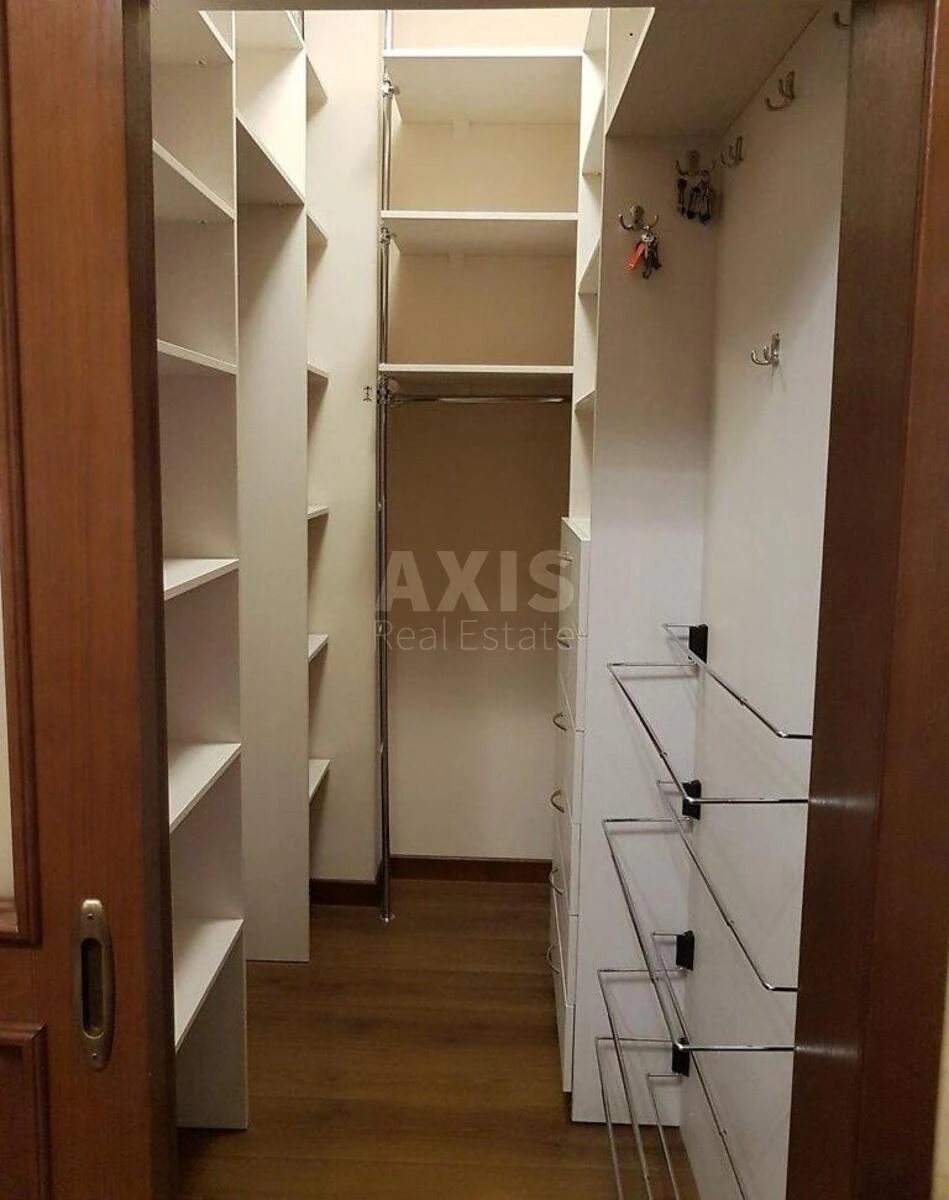 1k apartment nab. Dniprovs'ka 14А708552