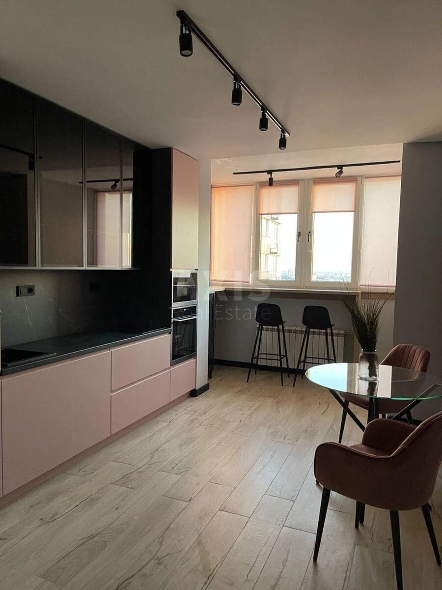 1k apartment vul. L'vivs'ka 1569612