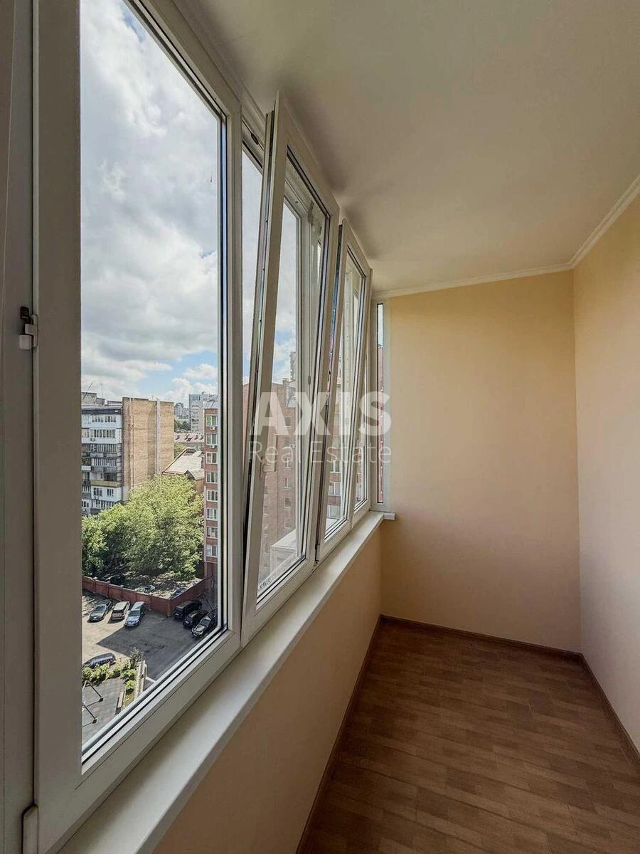 5k apartment vul. Turivs'ka 52/585726814
