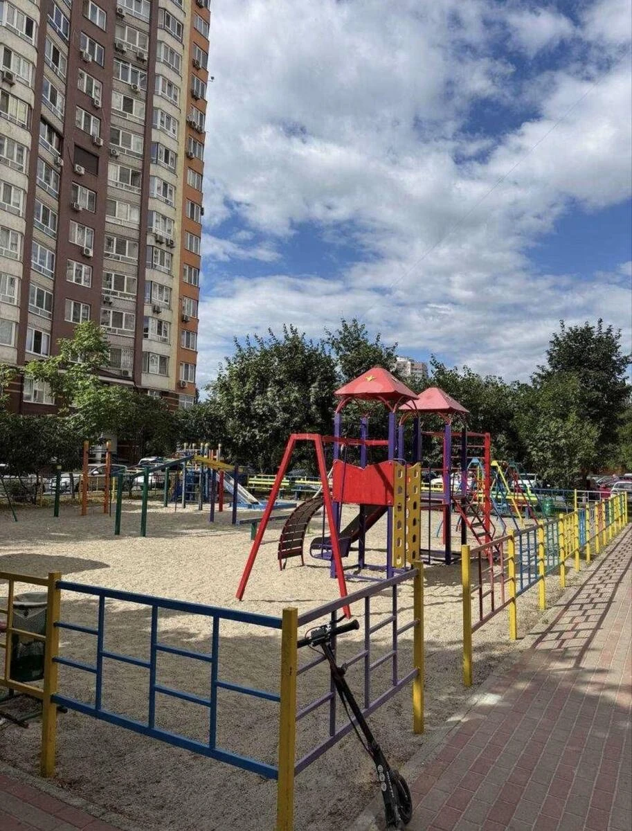 3k apartment vul. Urlivs'ka 38709224