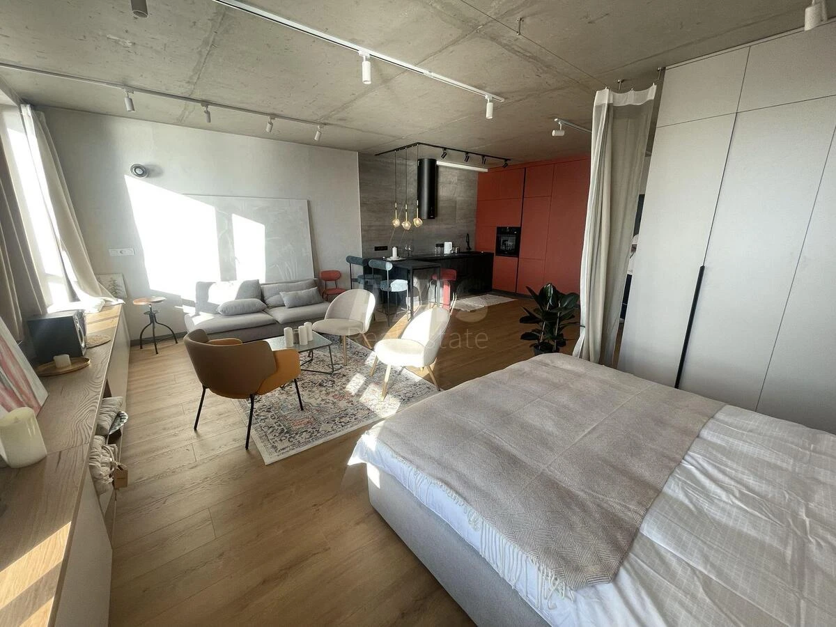 1k apartment nab. Dniprovs'ka 15624927