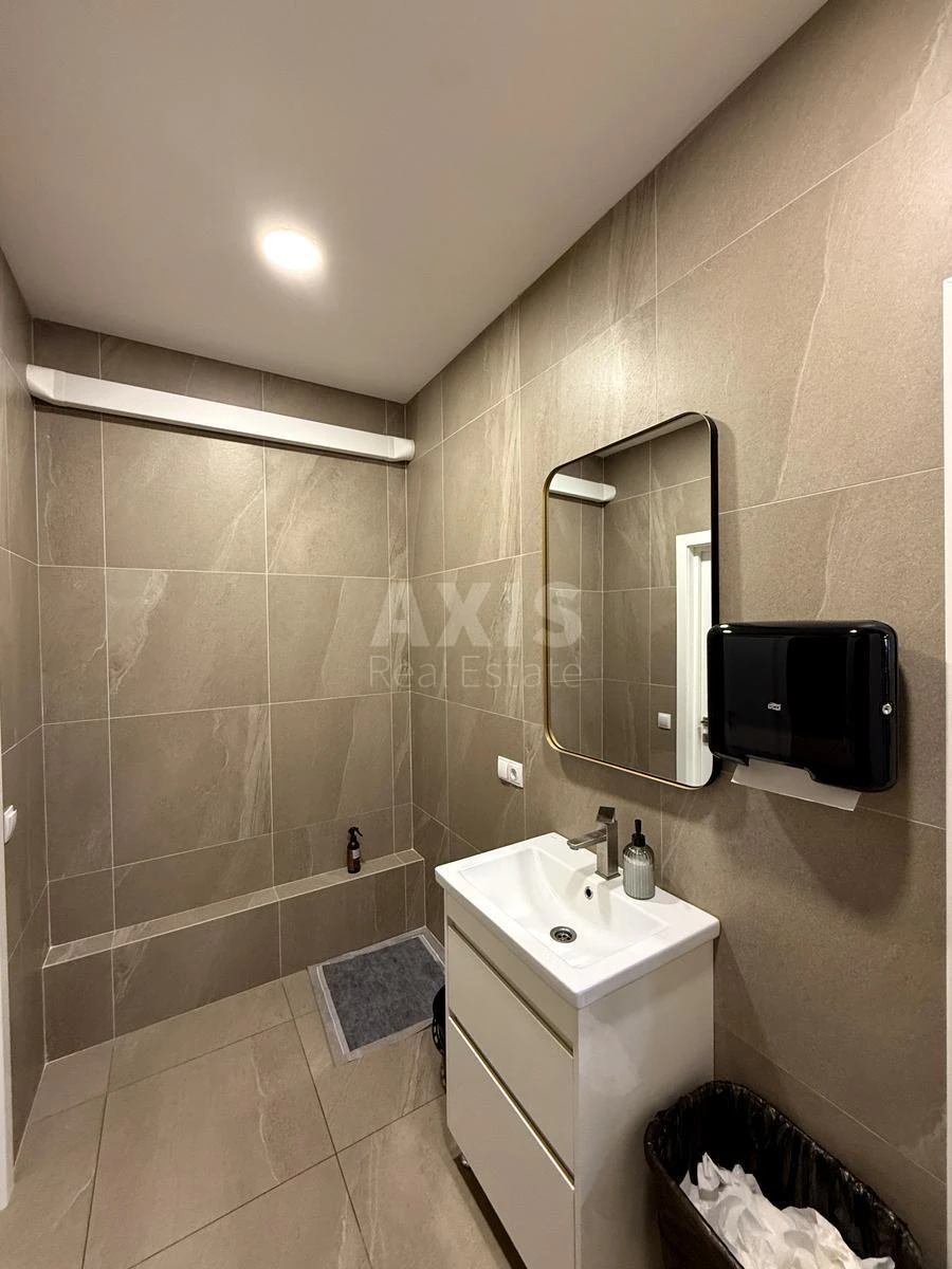 Office vul. Kostjantynivs'ka 75, 130m26686013