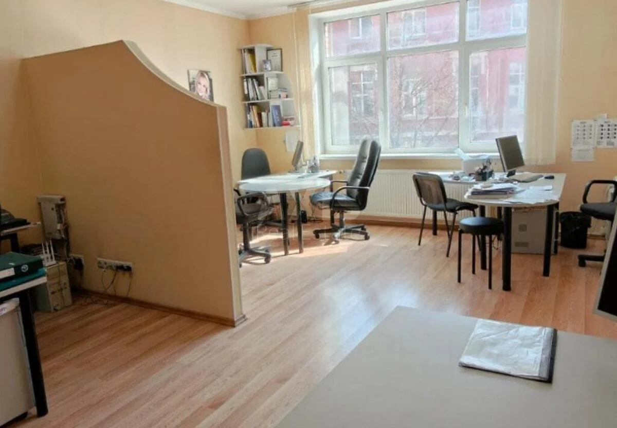 Office bul. Lesi Ukrai'nky 23А, 60m2