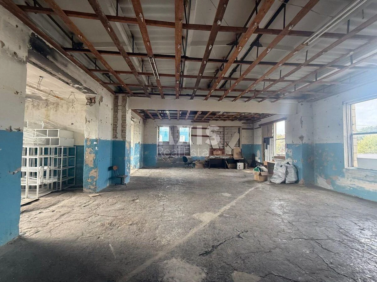 Service object vul. Radystiv 64, 1164m2620481