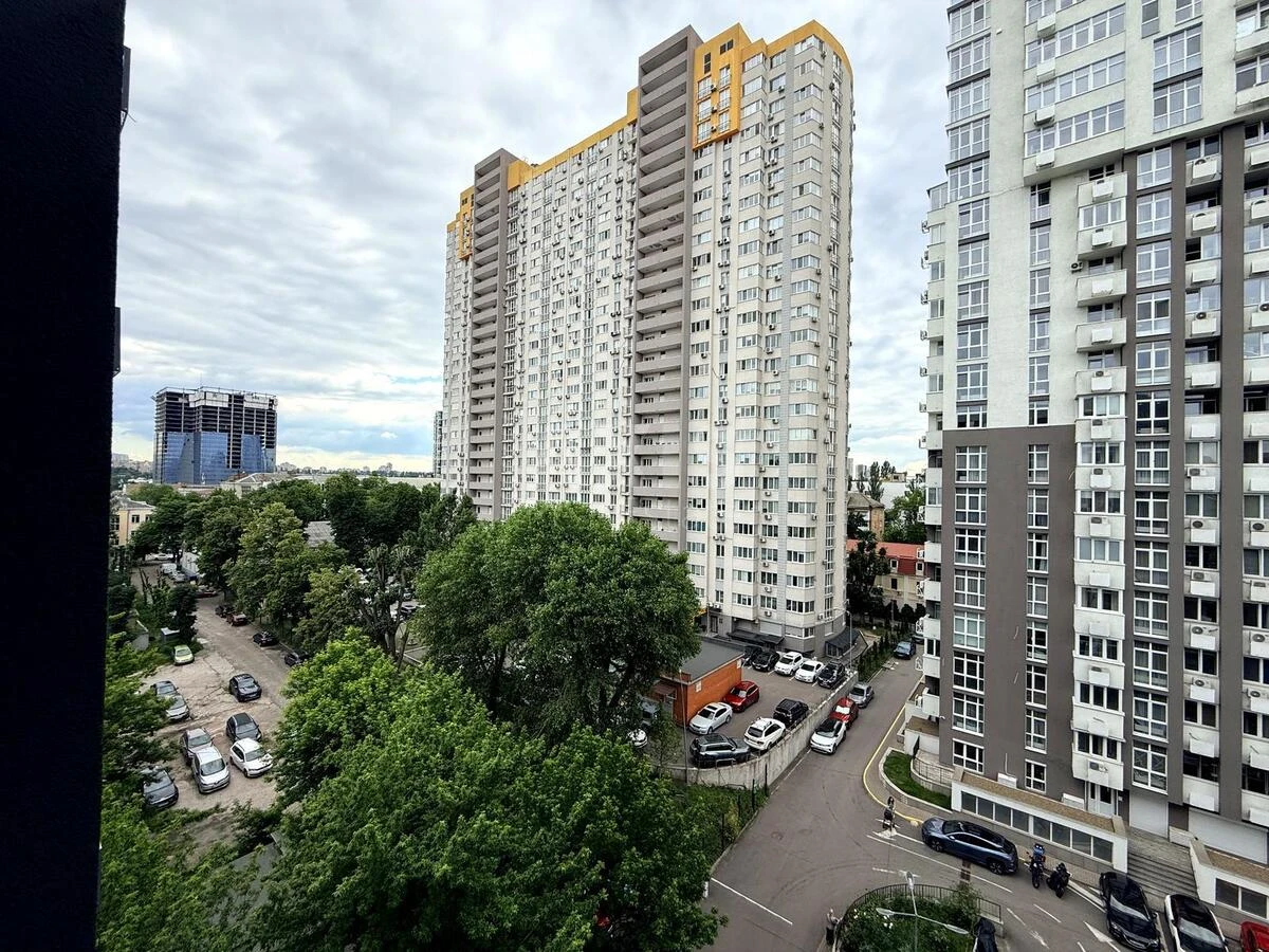 1k apartment vul. Rostyslavska 5А68851
