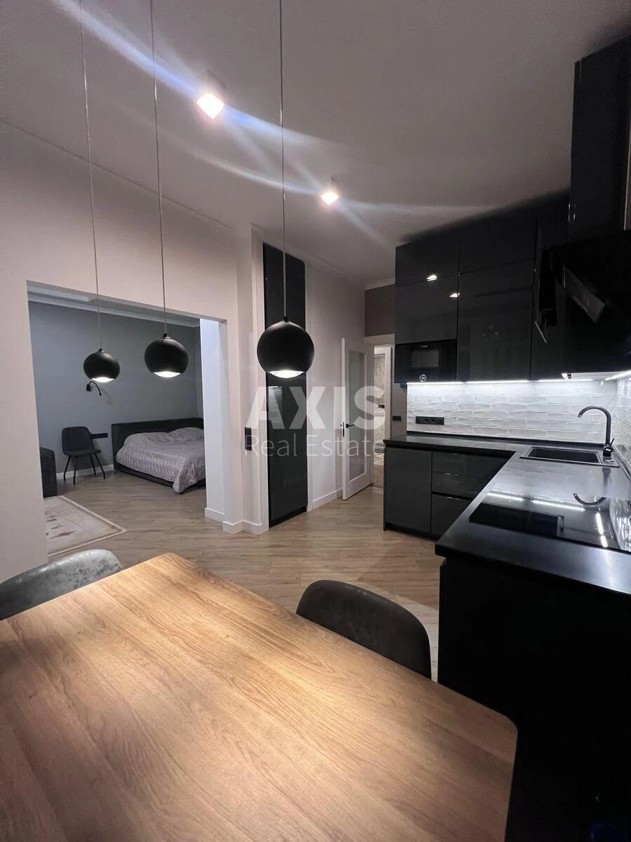 1k apartment vul. Preobrazhens'ka 8Б642891