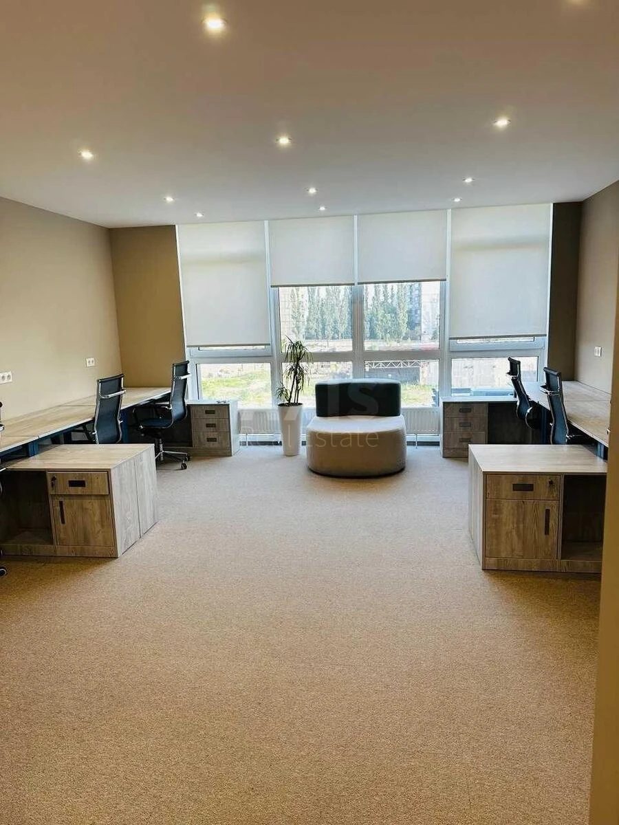 Office vul. Kudri Ivana 1, 120m2646338
