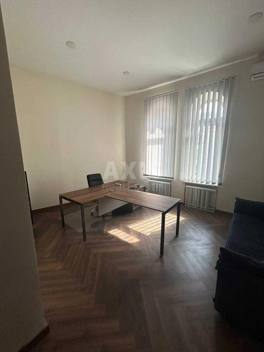 Офис ул. Саксаганского 31/27, 220м2515152