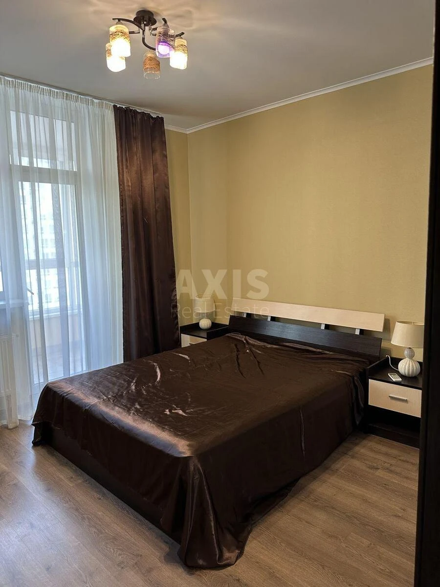 1k apartment pr-t Berestejskij 67А695661
