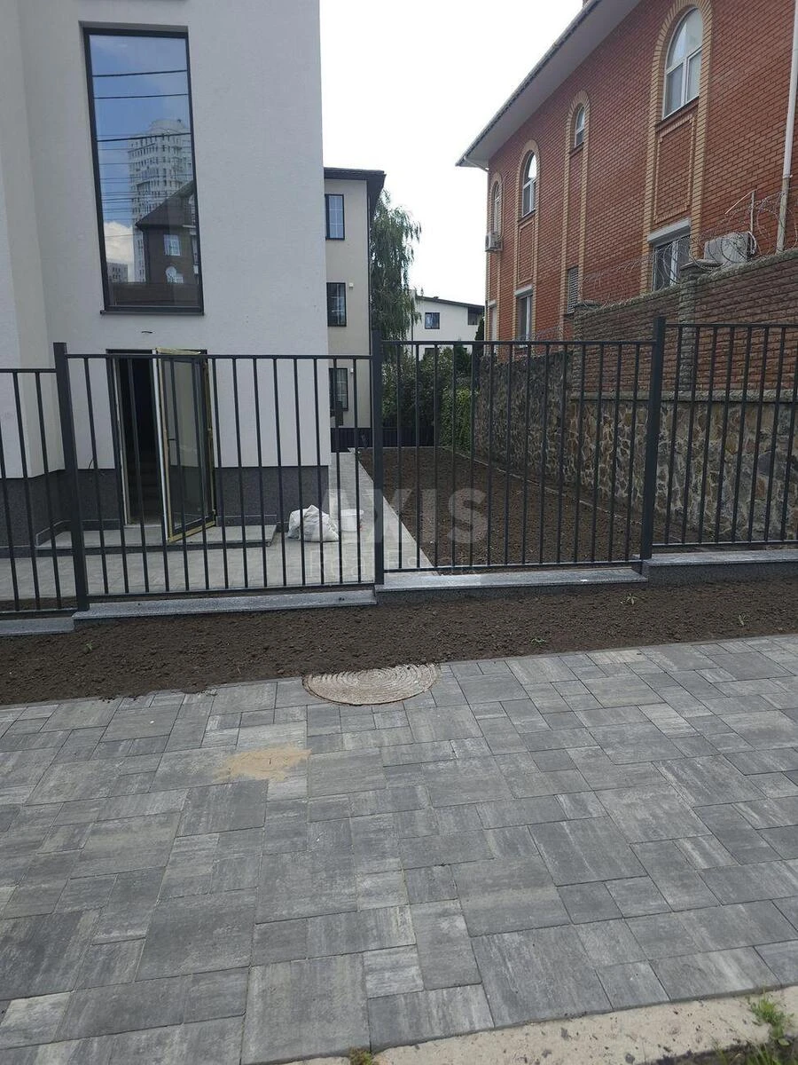 Office vul. Tovarna 1, 988m26680411