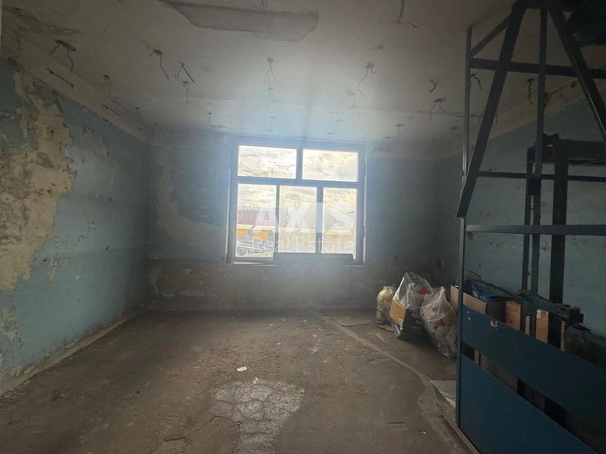 Service object vul. Radystiv 64, 1164m2620482