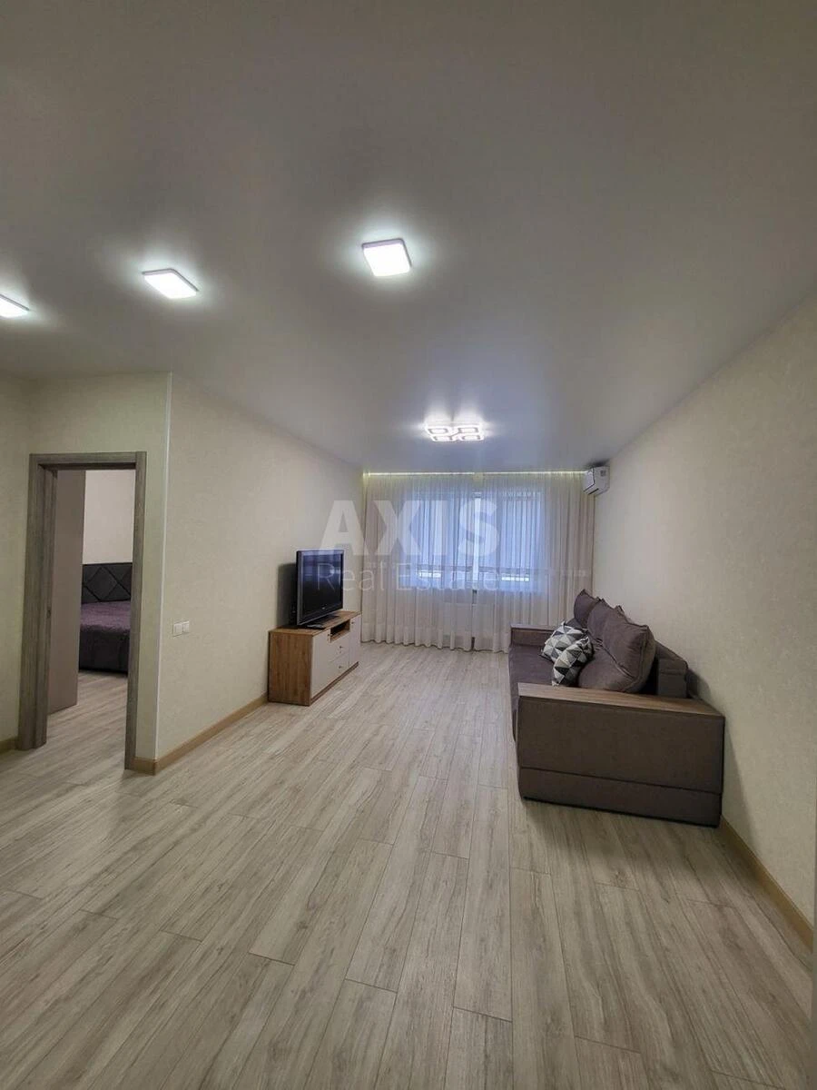 2k apartment vul. Panel'na 7686031