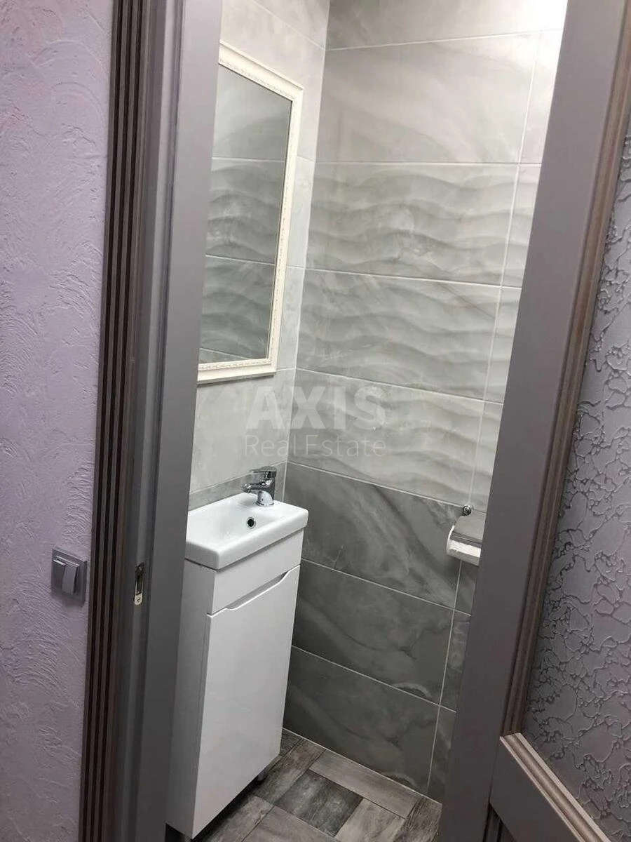 Объект торговли ул. Ревуцкого 54, 50м2706184