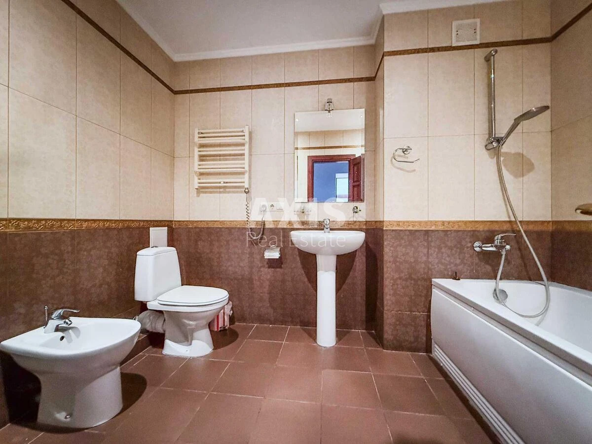 5k apartment vul. Turivs'ka 52/585726817