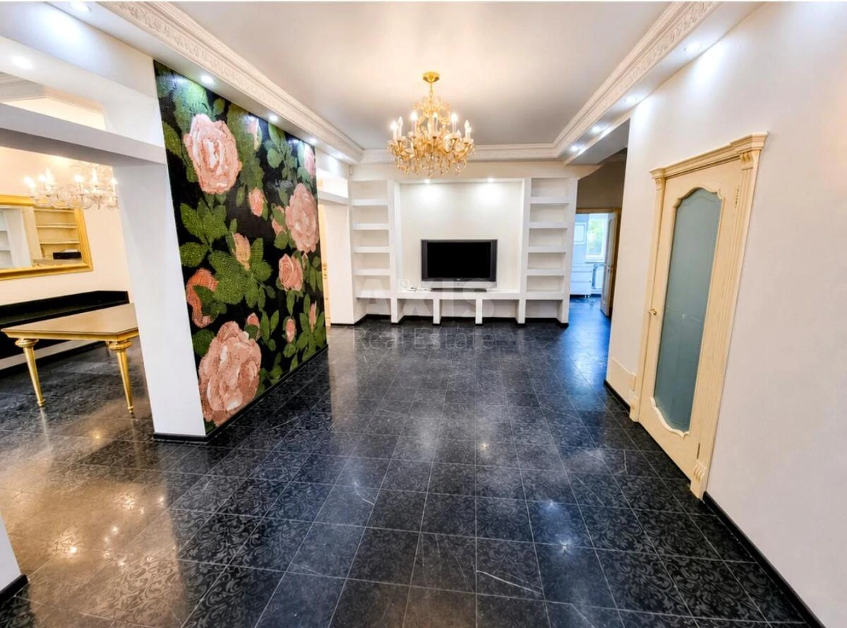 Дoм ул. Раевского Николая, 467м2, город Киев703472