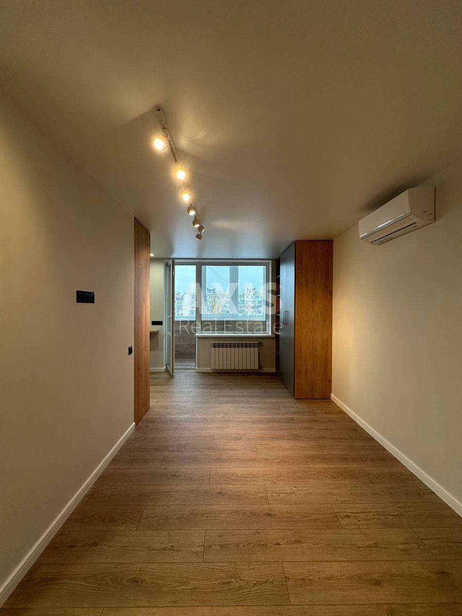 1k apartment vul. Buchmy Amvrosija 6В465190