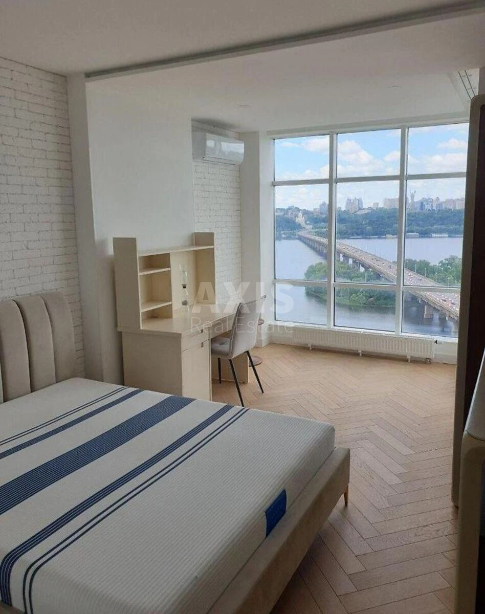 4k apartment nab. Dniprovs'ka 1А689829