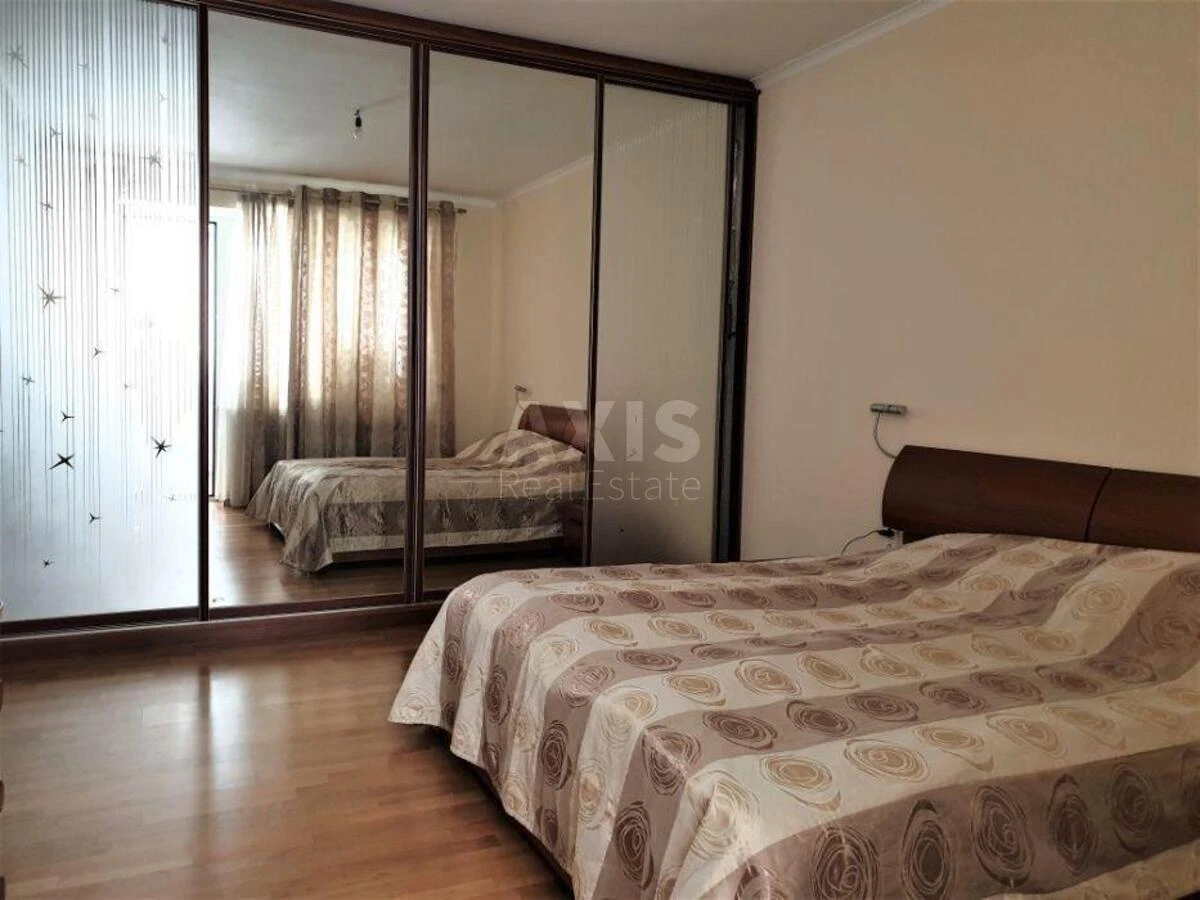 4k apartment pr-t Volodimira Іvasyuka 6695842