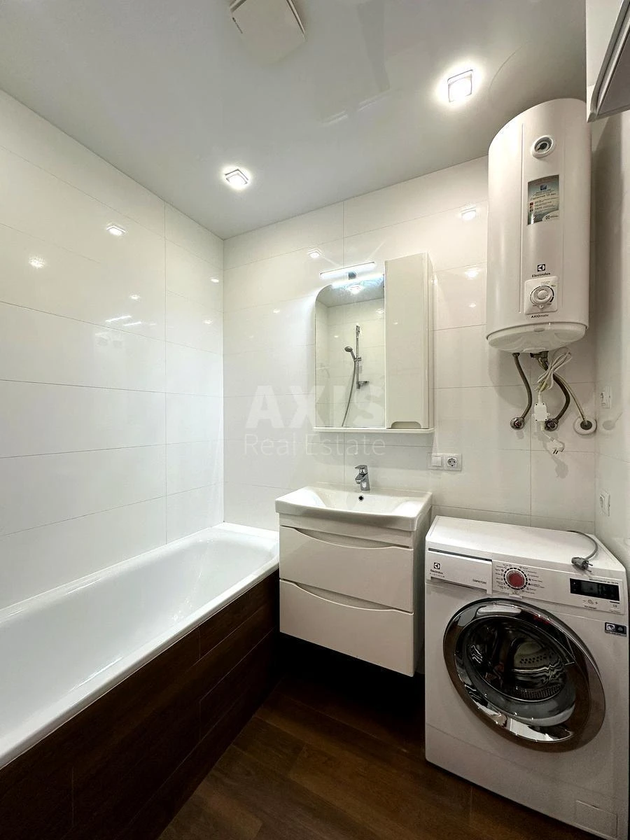 2k apartment vul. Yulia Zdanovska 486655911