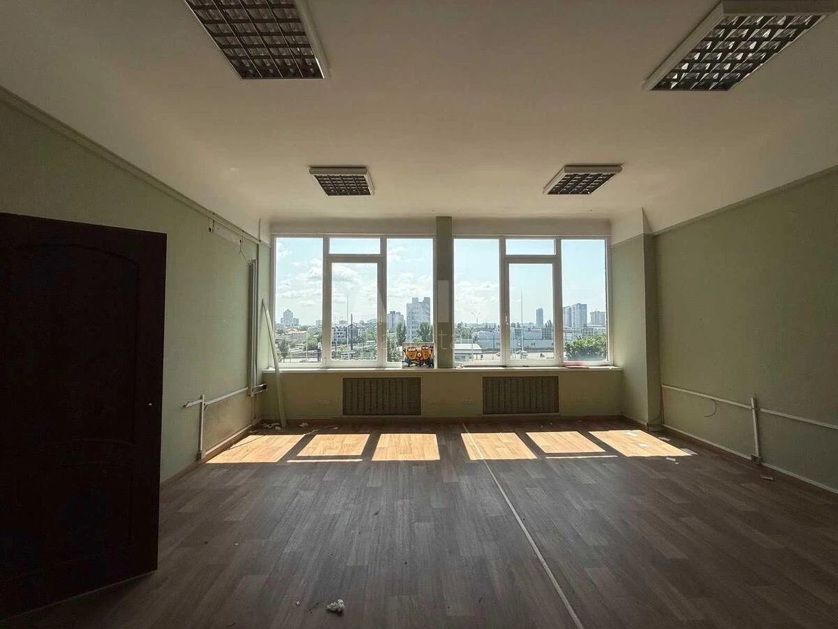 Office vul. Sverstjuka Jevgena 2Б, 78m271583