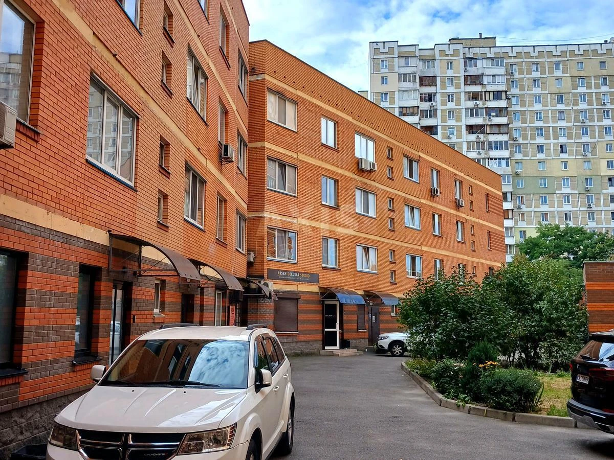 2k apartment vul. Sribnokil's'ka 12703836