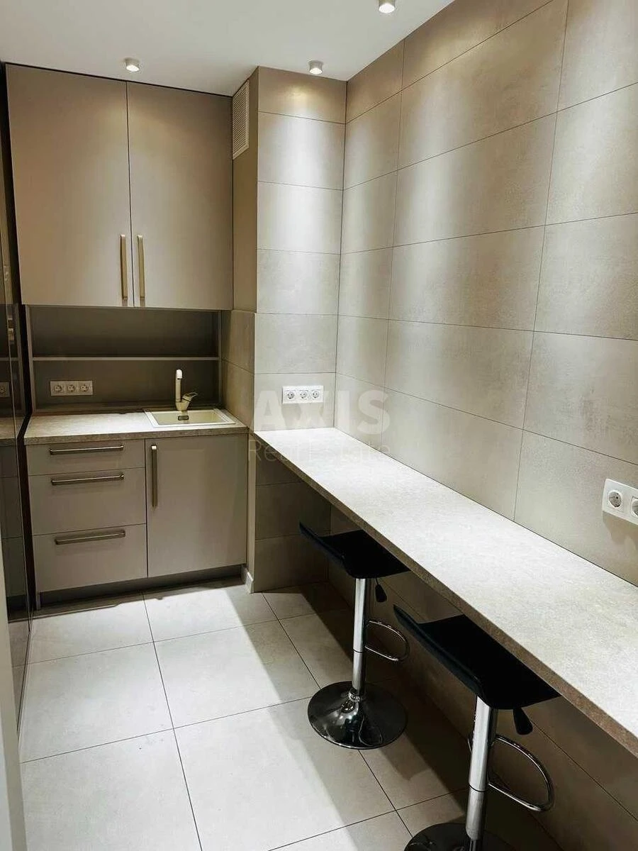 Office vul. Kudri Ivana 1, 120m26463311