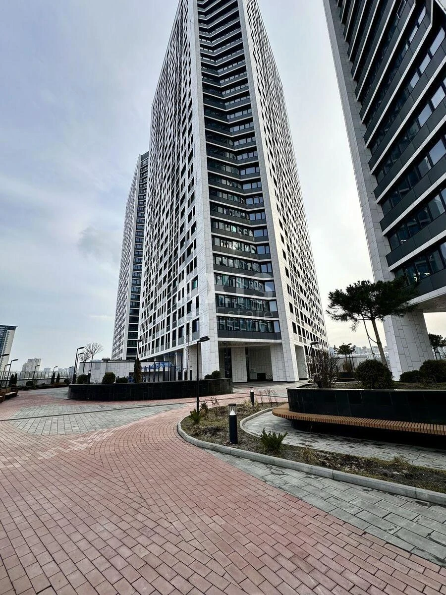 1к квартира пр-т Берестейский 11Б6796020