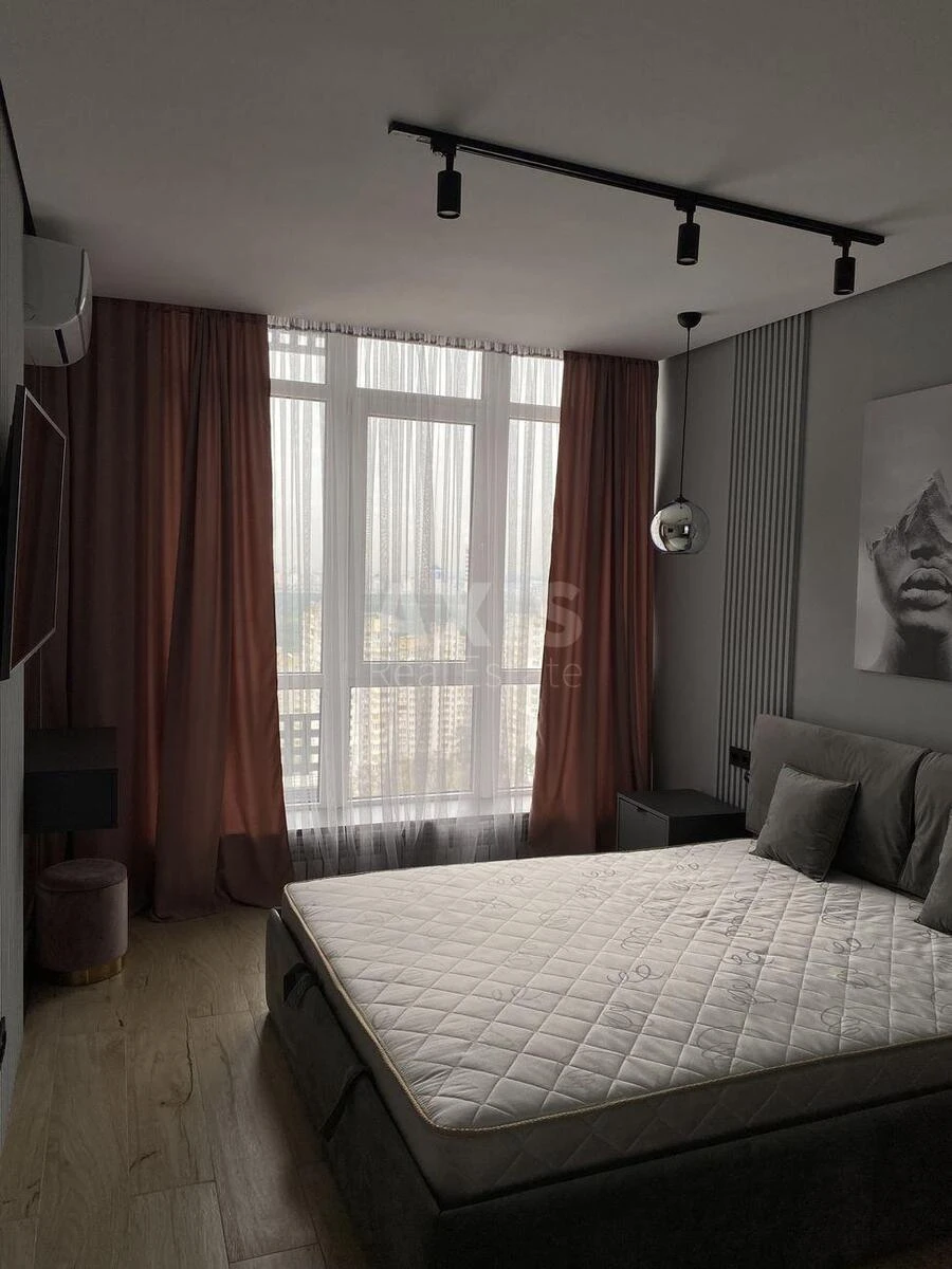 1k apartment vul. L'vivs'ka 15696124