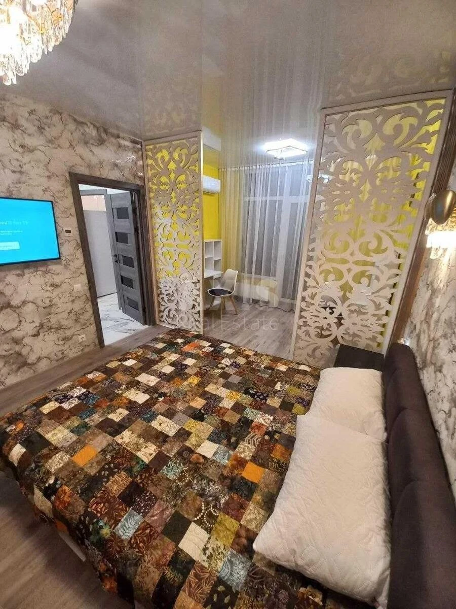 1k apartment pr-t Berestejskij 67711596
