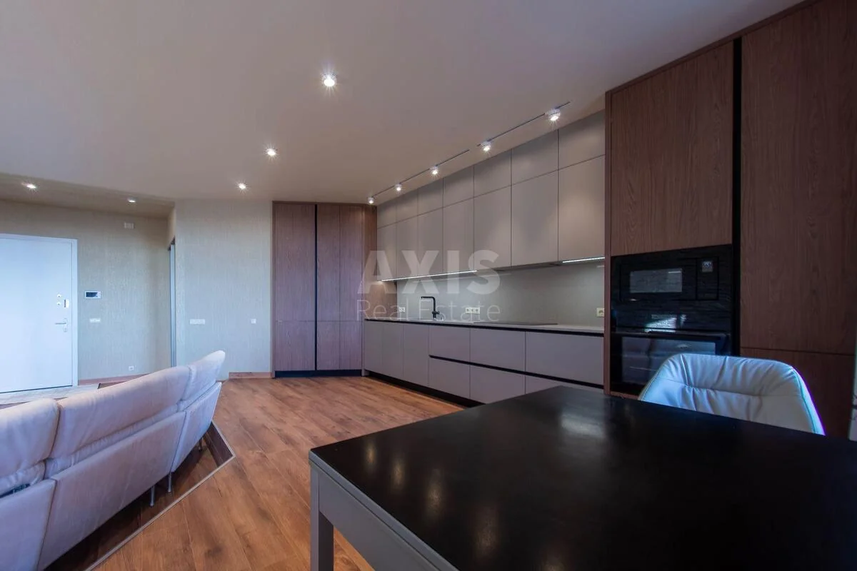 2k apartment vul. Svyatoslava Khorobroho 7