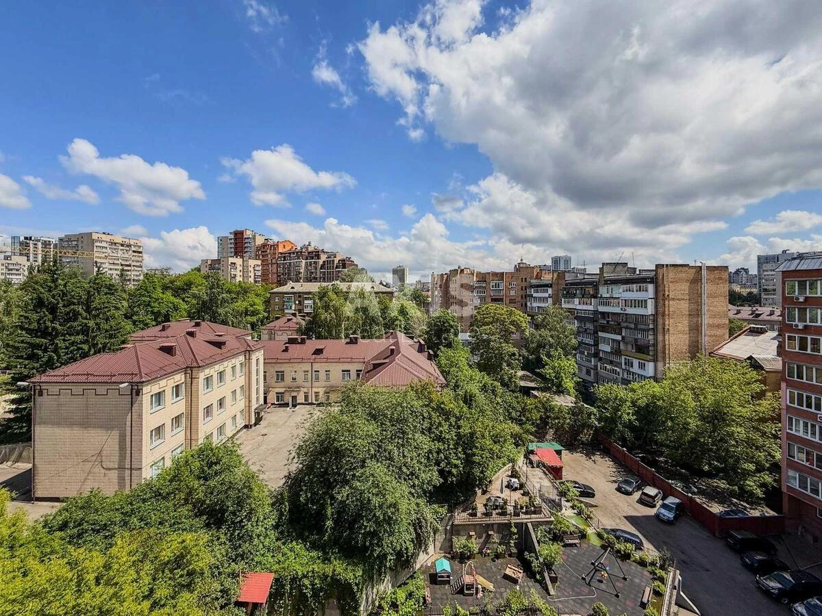 5k apartment vul. Turivs'ka 52/585726819