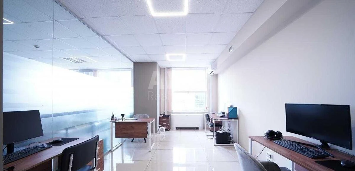 Office vul. Velyka Vasyl'kivs'ka 72, 400m26732611