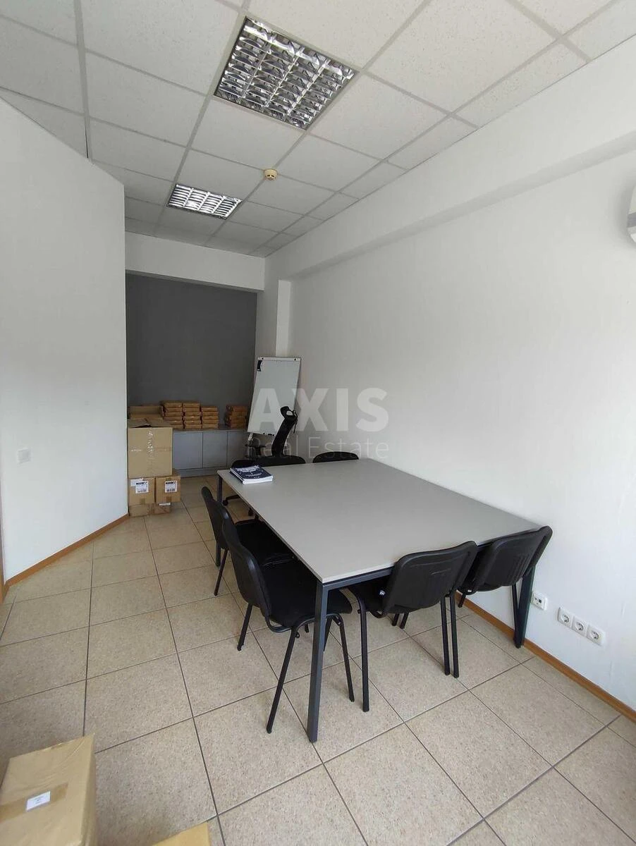Office vul. Sverstjuka Jevgena 11Б, 67m26413110