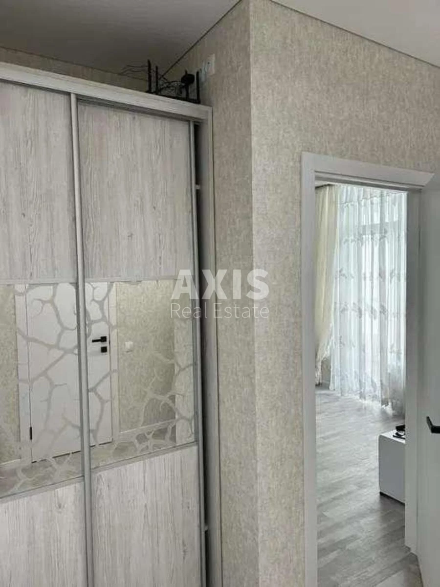 1k apartment pr-t Berestejskij 67284443