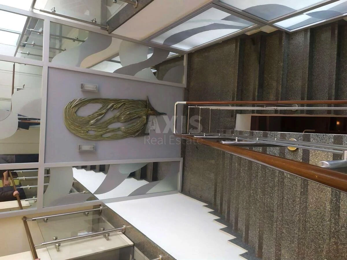 Office bul. Mykoly Mikhnovskoho 38, 5400m2678901