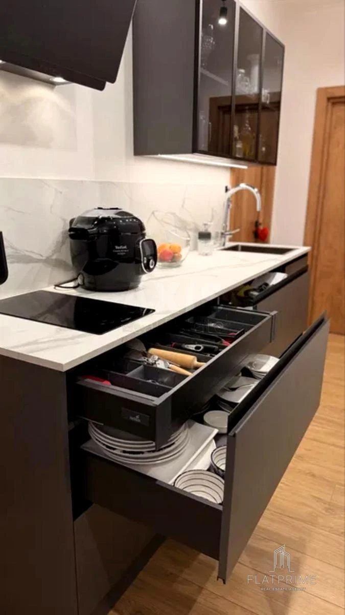 3k apartment pr-t Komarova Kosmonavta 46639862